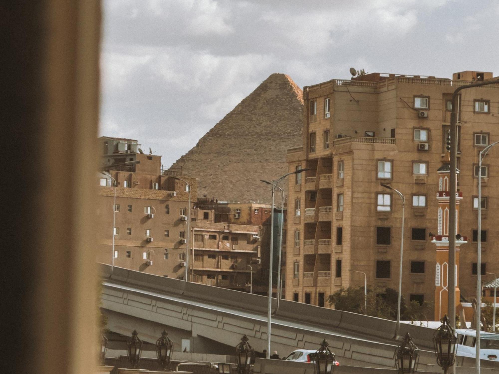 Royal Crown Hotel Giza Pyramids View Kafret el-Gabal Exterior photo