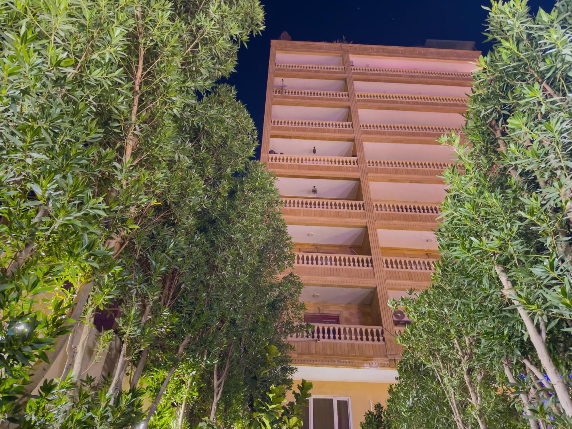 Royal Crown Hotel Giza Pyramids View Kafret el-Gabal Exterior photo