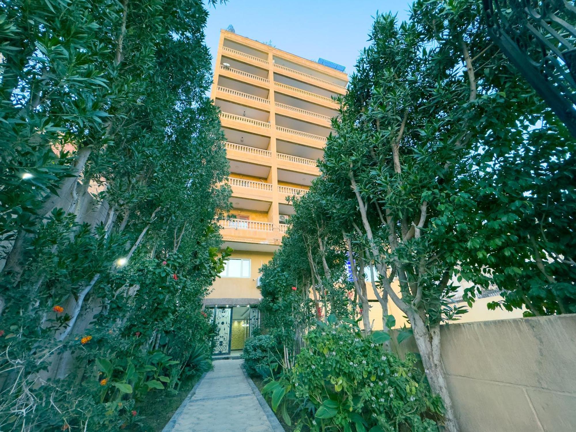 Royal Crown Hotel Giza Pyramids View Kafret el-Gabal Exterior photo